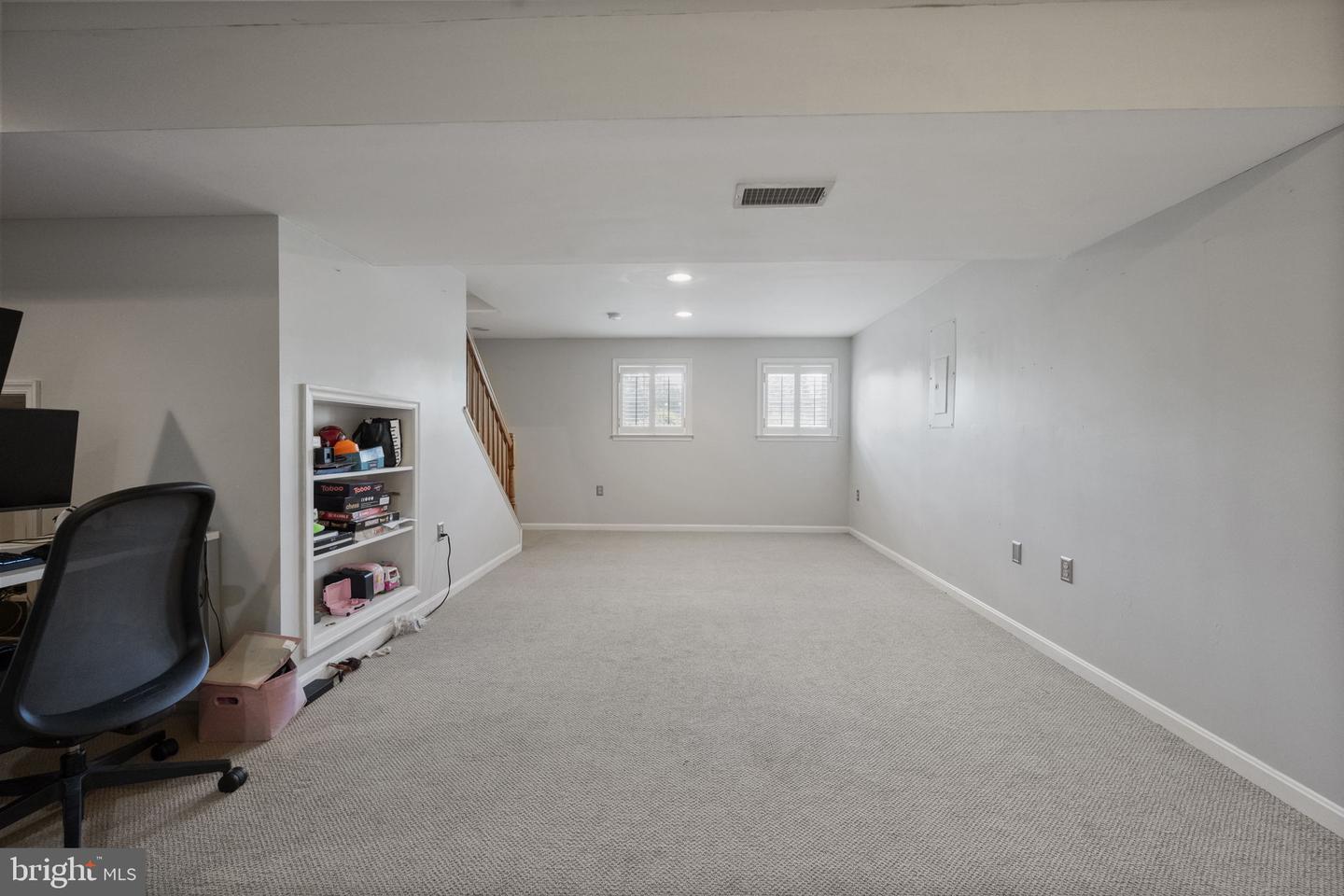 608 TALMADGE CT SE, LEESBURG, Virginia 20175, 4 Bedrooms Bedrooms, 8 Rooms Rooms,3 BathroomsBathrooms,Residential,For sale,608 TALMADGE CT SE,VALO2103558 MLS # VALO2103558