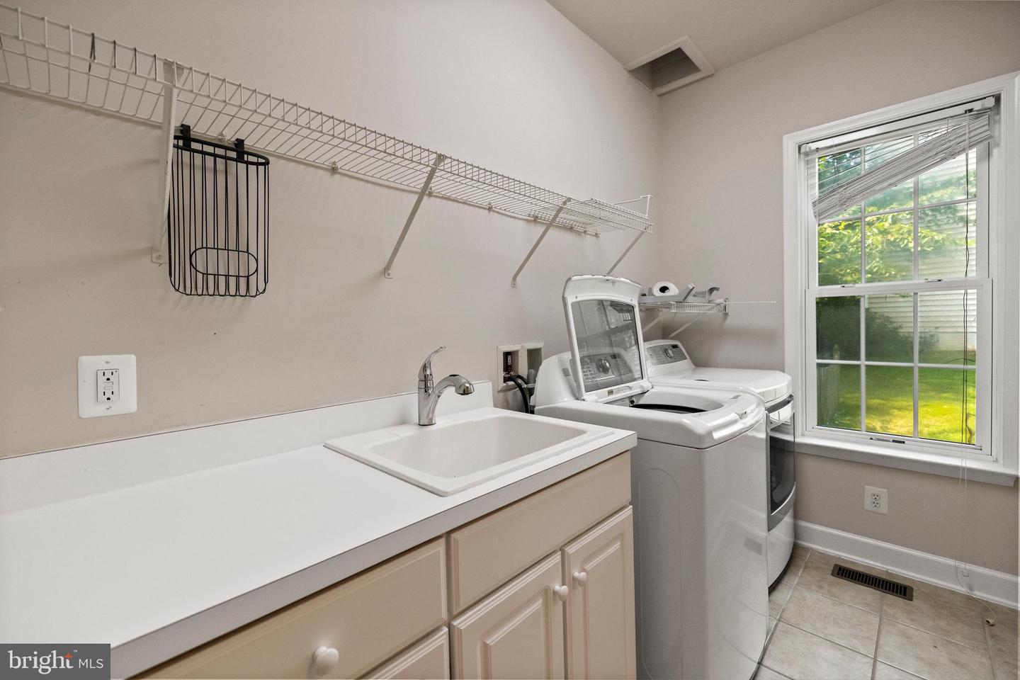 9401 OLD SETTLE CT, MANASSAS, Virginia 20112, 4 Bedrooms Bedrooms, ,3 BathroomsBathrooms,Residential,For sale,9401 OLD SETTLE CT,VAPW2100422 MLS # VAPW2100422
