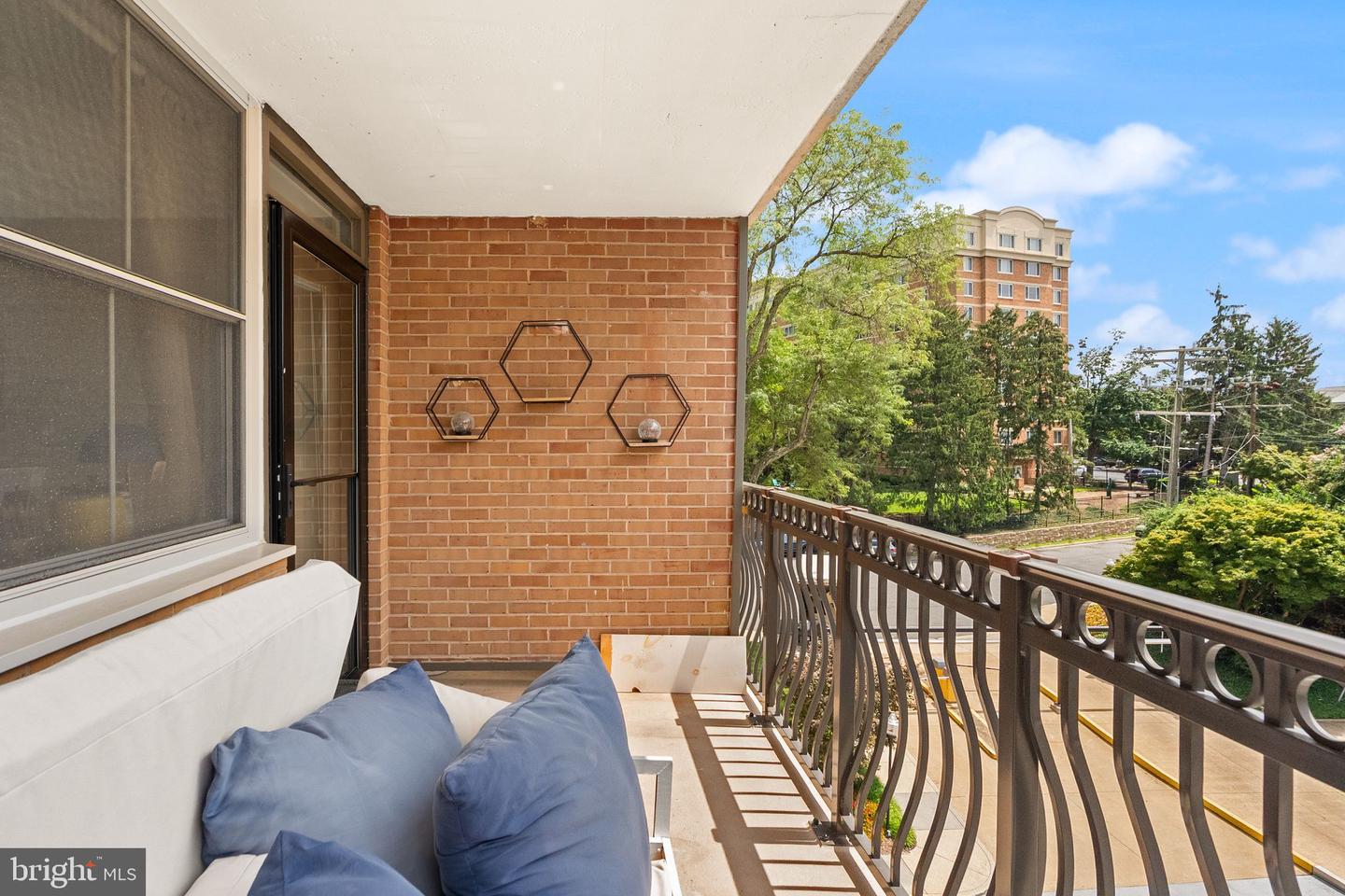 2030 N ADAMS ST #911, ARLINGTON, Virginia 22201, 1 Bedroom Bedrooms, ,1 BathroomBathrooms,Residential,For sale,2030 N ADAMS ST #911,VAAR2061652 MLS # VAAR2061652