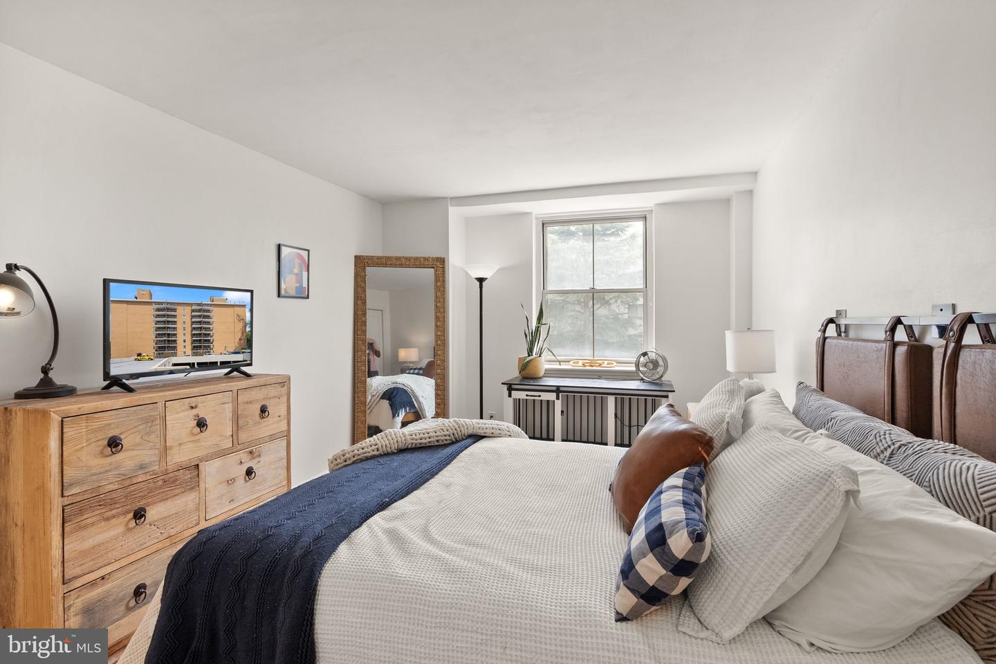 2030 N ADAMS ST #911, ARLINGTON, Virginia 22201, 1 Bedroom Bedrooms, ,1 BathroomBathrooms,Residential,For sale,2030 N ADAMS ST #911,VAAR2061652 MLS # VAAR2061652