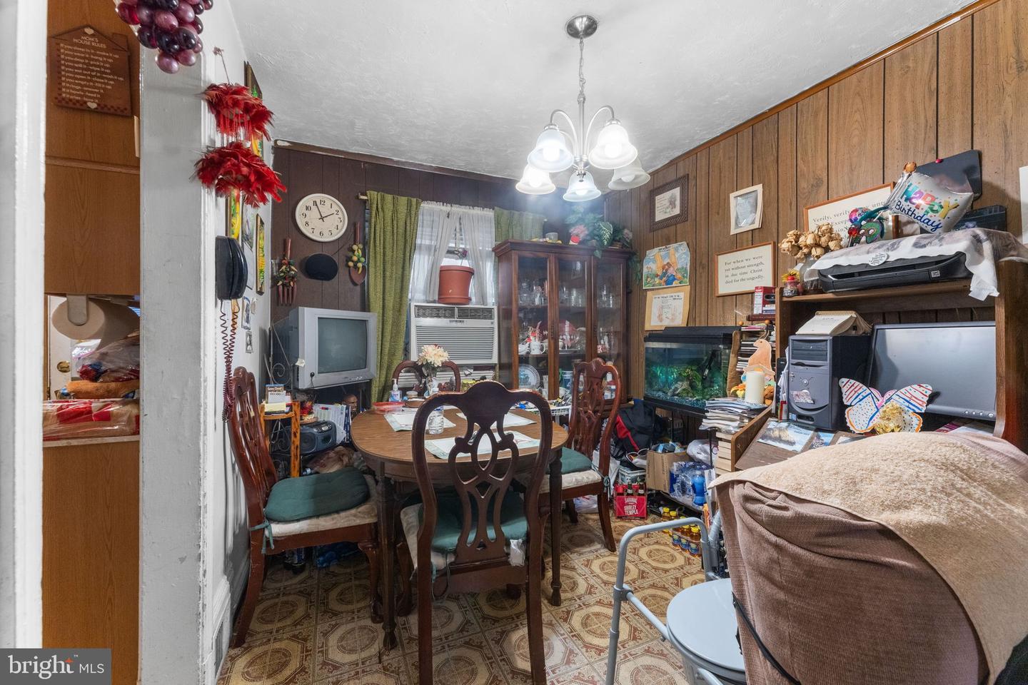 109 CLIFFORD AVE, ALEXANDRIA, Virginia 22305, 2 Bedrooms Bedrooms, ,1 BathroomBathrooms,Residential,For sale,109 CLIFFORD AVE,VAAX2048092 MLS # VAAX2048092
