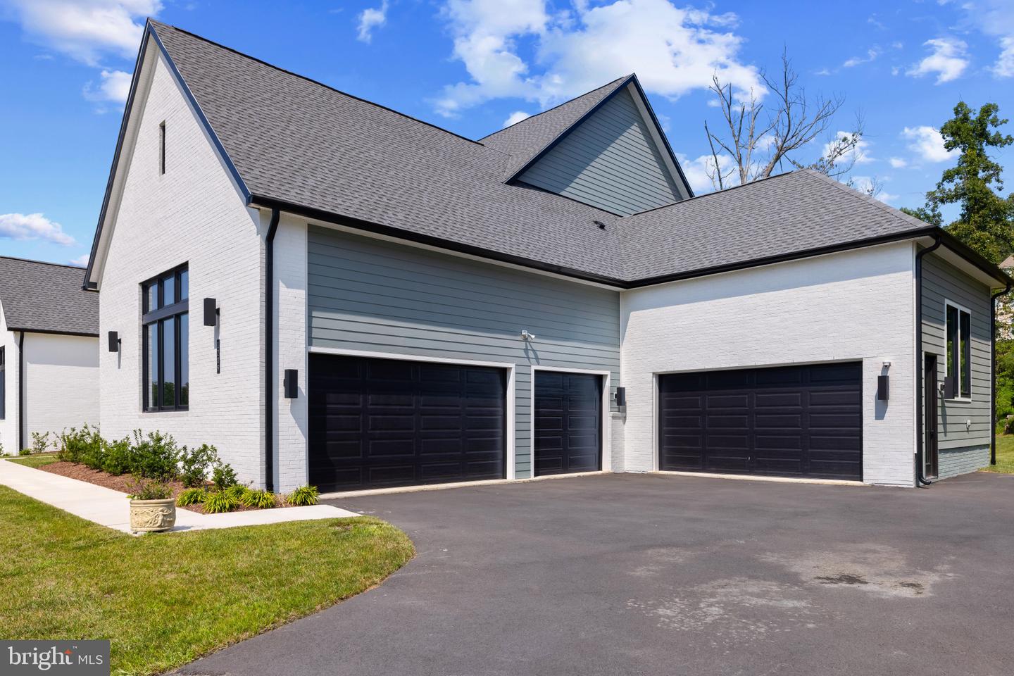 1209 RILEY PRESERVE CT, GREAT FALLS, Virginia 22066, 5 Bedrooms Bedrooms, ,5 BathroomsBathrooms,Residential,For sale,1209 RILEY PRESERVE CT,VAFX2258650 MLS # VAFX2258650