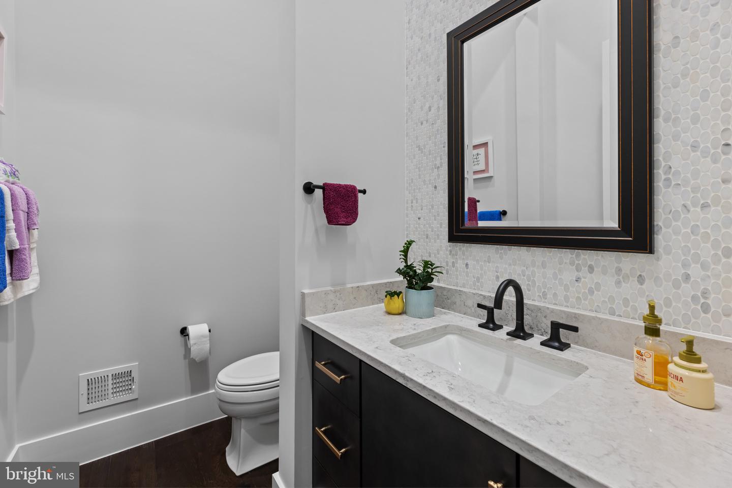 1209 RILEY PRESERVE CT, GREAT FALLS, Virginia 22066, 5 Bedrooms Bedrooms, ,5 BathroomsBathrooms,Residential,For sale,1209 RILEY PRESERVE CT,VAFX2258650 MLS # VAFX2258650