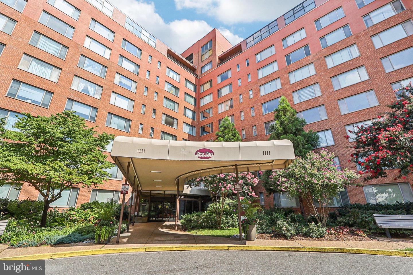 1111 ARLINGTON BLVD #431, ARLINGTON, Virginia 22209, 2 Bedrooms Bedrooms, ,1 BathroomBathrooms,Residential,For sale,1111 ARLINGTON BLVD #431,VAAR2061686 MLS # VAAR2061686