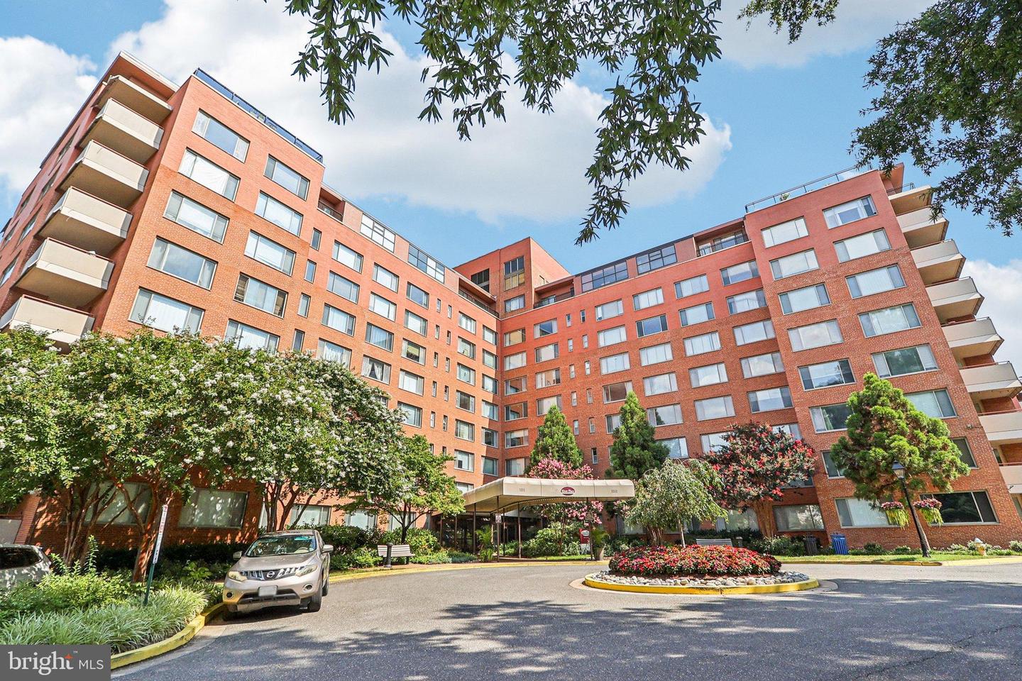 1111 ARLINGTON BLVD #431, ARLINGTON, Virginia 22209, 2 Bedrooms Bedrooms, ,1 BathroomBathrooms,Residential,For sale,1111 ARLINGTON BLVD #431,VAAR2061686 MLS # VAAR2061686