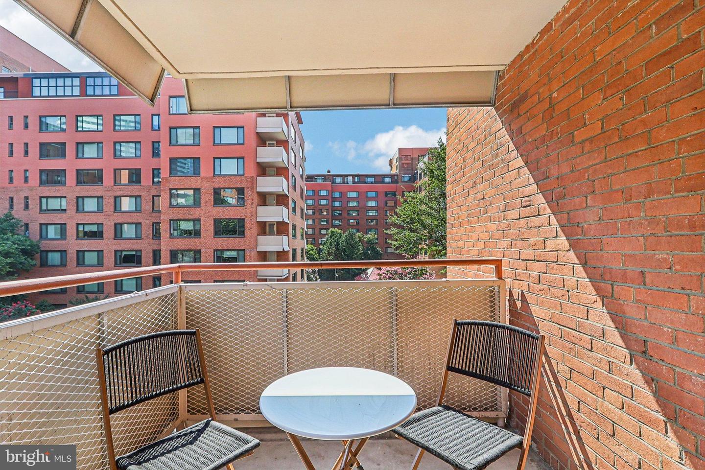 1111 ARLINGTON BLVD #431, ARLINGTON, Virginia 22209, 2 Bedrooms Bedrooms, ,1 BathroomBathrooms,Residential,For sale,1111 ARLINGTON BLVD #431,VAAR2061686 MLS # VAAR2061686
