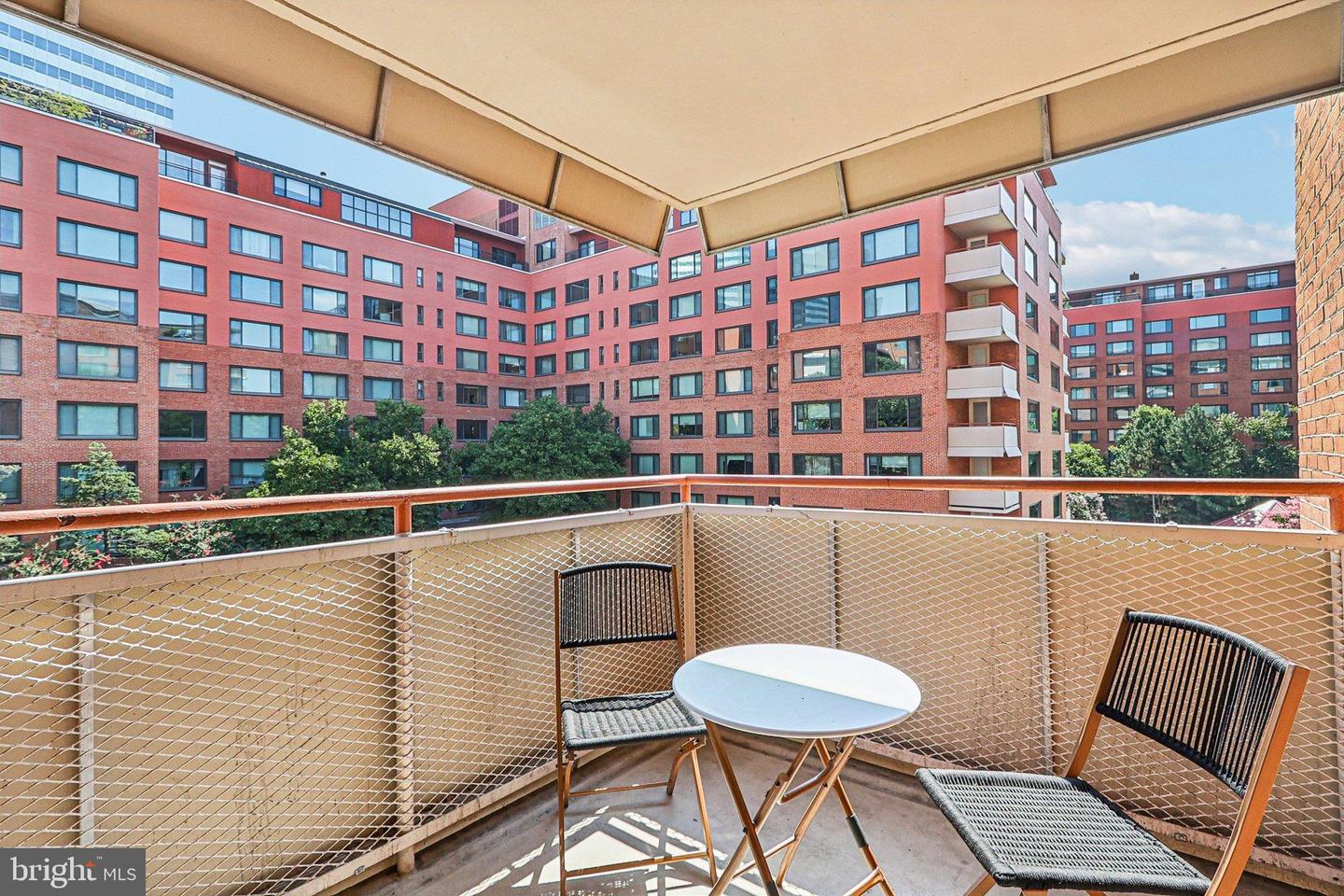 1111 ARLINGTON BLVD #431, ARLINGTON, Virginia 22209, 2 Bedrooms Bedrooms, ,1 BathroomBathrooms,Residential,For sale,1111 ARLINGTON BLVD #431,VAAR2061686 MLS # VAAR2061686