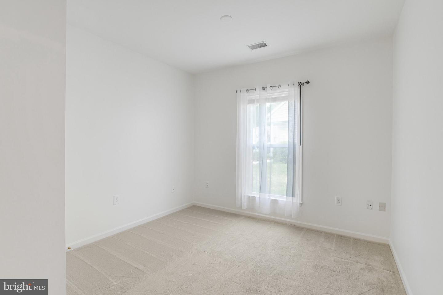 64 GLADSTONE DR, FREDERICKSBURG, Virginia 22406, 2 Bedrooms Bedrooms, ,2 BathroomsBathrooms,Residential,For sale,64 GLADSTONE DR,VAST2041380 MLS # VAST2041380