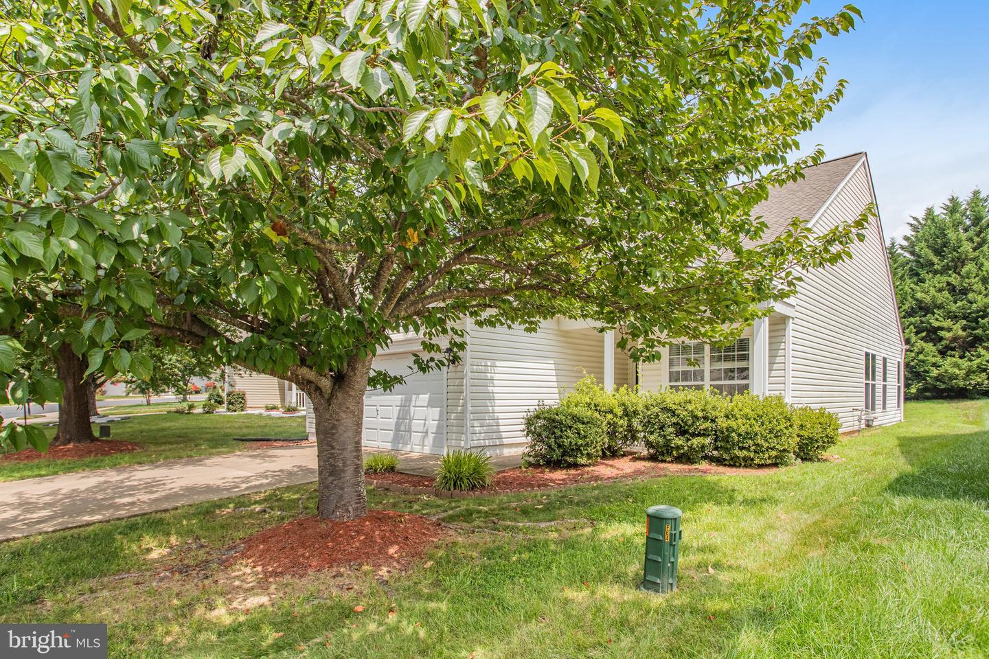 64 GLADSTONE DR, FREDERICKSBURG, Virginia 22406, 2 Bedrooms Bedrooms, ,2 BathroomsBathrooms,Residential,For sale,64 GLADSTONE DR,VAST2041380 MLS # VAST2041380