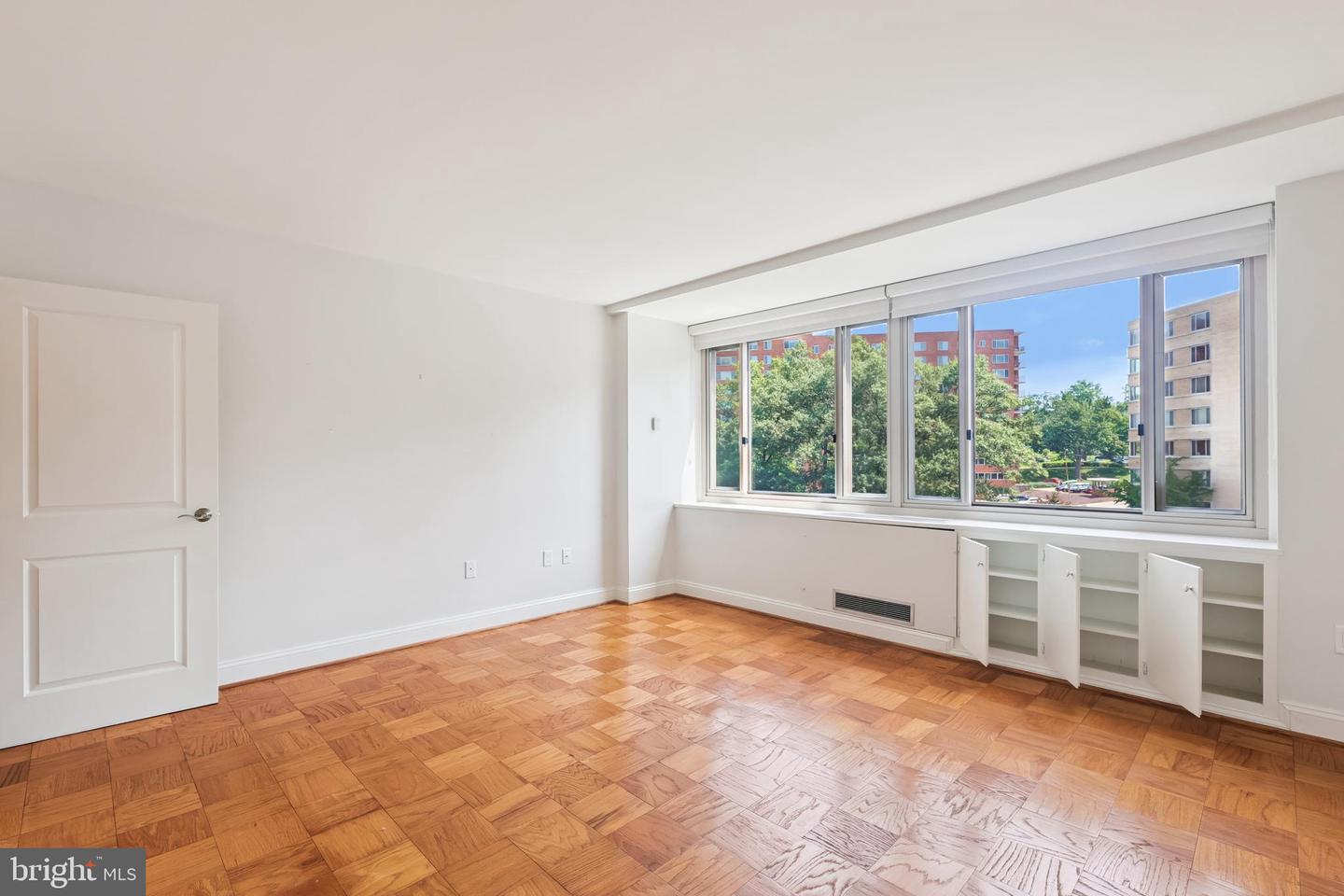 4101 CATHEDRAL AVE NW #917, WASHINGTON, District Of Columbia 20016, 2 Bedrooms Bedrooms, ,2 BathroomsBathrooms,Residential,For sale,4101 CATHEDRAL AVE NW #917,DCDC2213216 MLS # DCDC2213216
