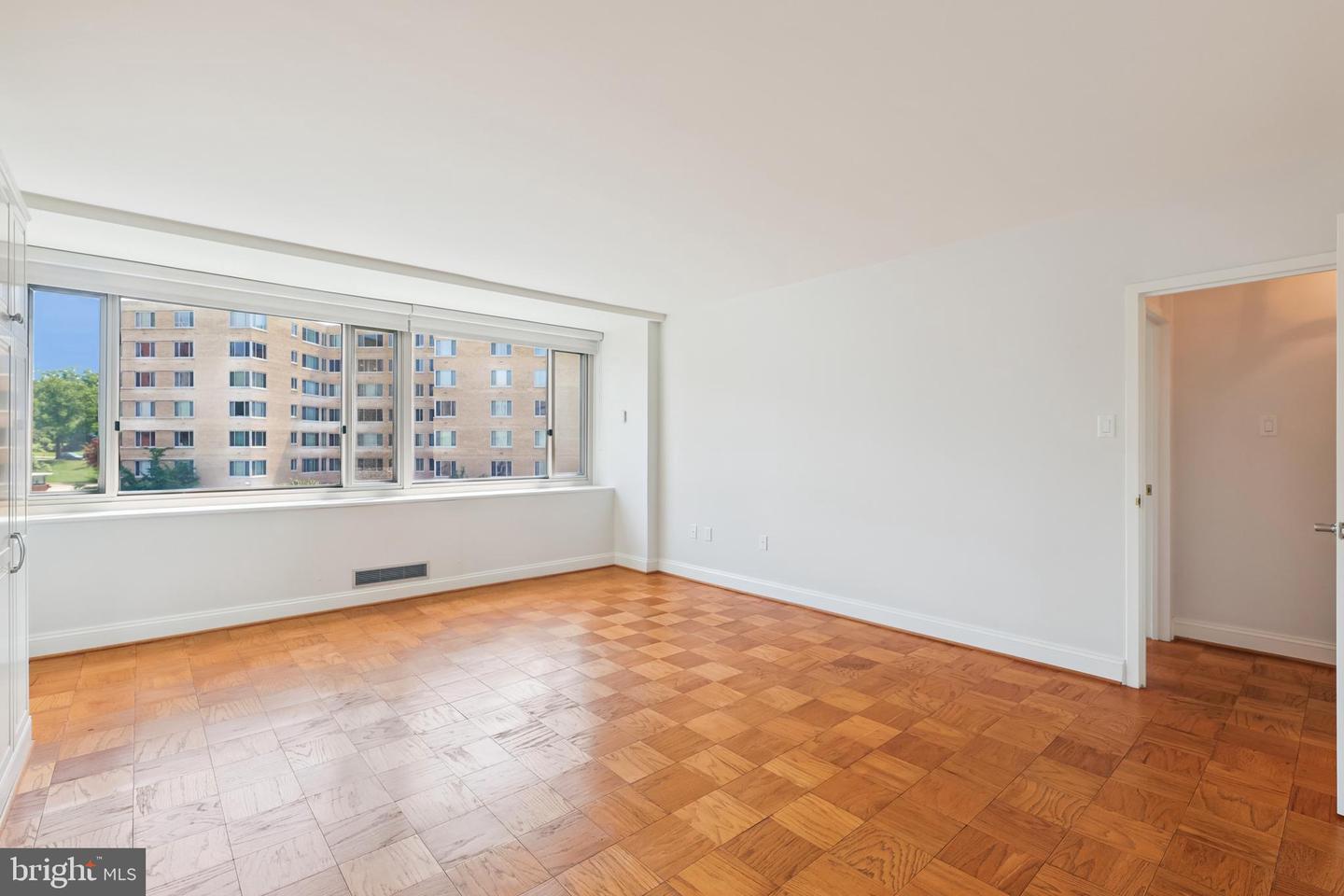 4101 CATHEDRAL AVE NW #917, WASHINGTON, District Of Columbia 20016, 2 Bedrooms Bedrooms, ,2 BathroomsBathrooms,Residential,For sale,4101 CATHEDRAL AVE NW #917,DCDC2213216 MLS # DCDC2213216