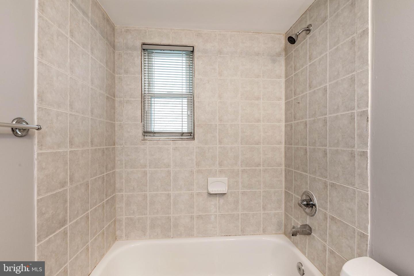 608 JEFFERSON ST NW #302, WASHINGTON, District Of Columbia 20011, 2 Bedrooms Bedrooms, ,1 BathroomBathrooms,Residential,For sale,608 JEFFERSON ST NW #302,DCDC2213290 MLS # DCDC2213290