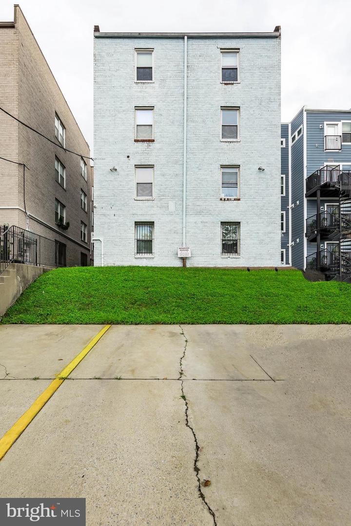 608 JEFFERSON ST NW #302, WASHINGTON, District Of Columbia 20011, 2 Bedrooms Bedrooms, ,1 BathroomBathrooms,Residential,For sale,608 JEFFERSON ST NW #302,DCDC2213290 MLS # DCDC2213290