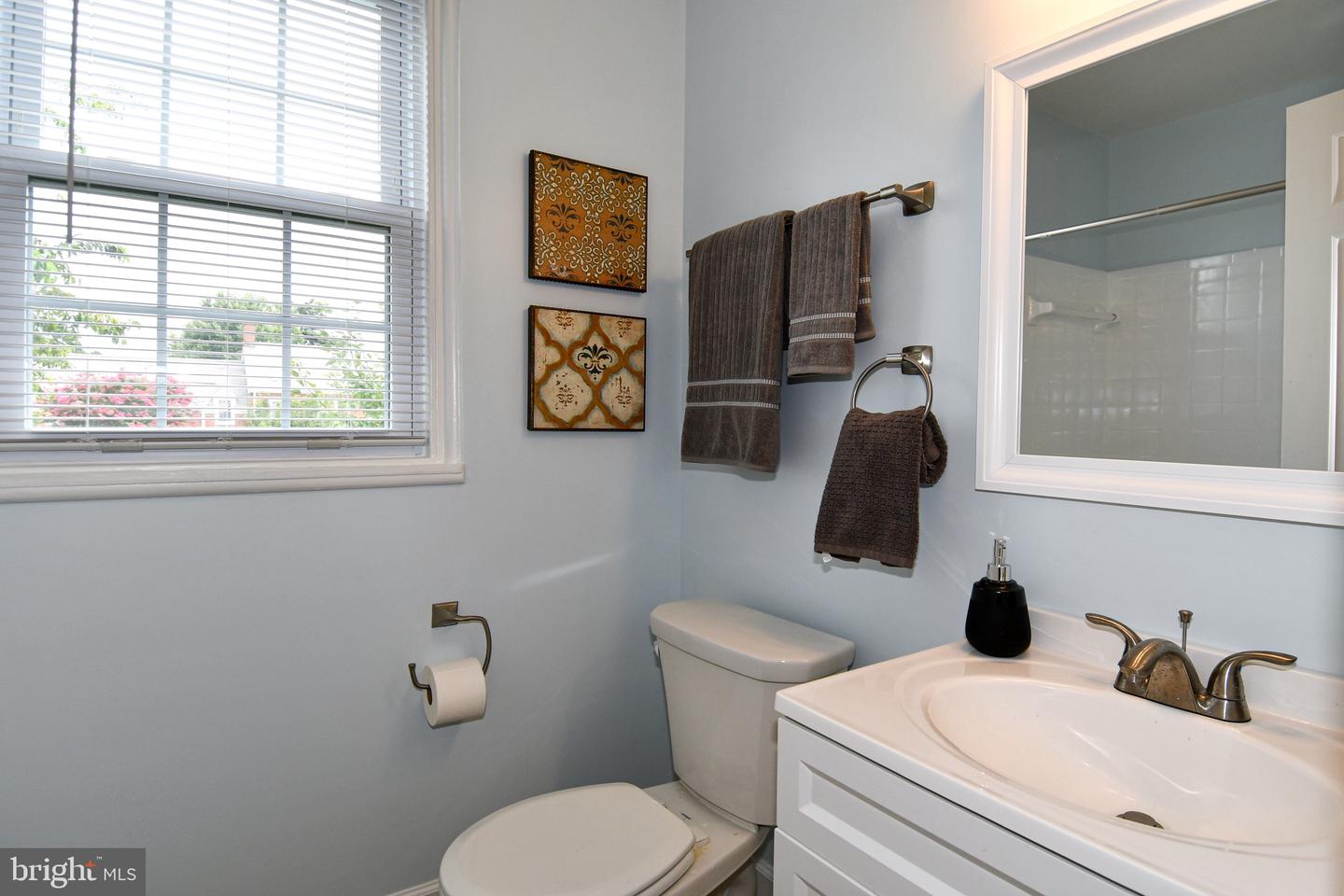 4437 S 36TH ST S #B1, ARLINGTON, Virginia 22206, 1 Bedroom Bedrooms, 4 Rooms Rooms,1 BathroomBathrooms,Residential,For sale,4437 S 36TH ST S #B1,VAAR2061750 MLS # VAAR2061750