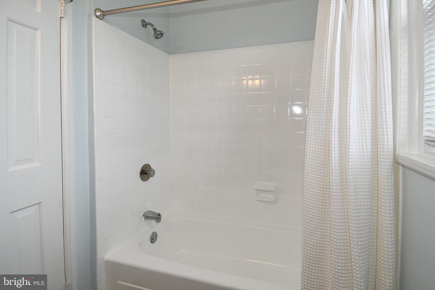 4437 S 36TH ST S #B1, ARLINGTON, Virginia 22206, 1 Bedroom Bedrooms, 4 Rooms Rooms,1 BathroomBathrooms,Residential,For sale,4437 S 36TH ST S #B1,VAAR2061750 MLS # VAAR2061750