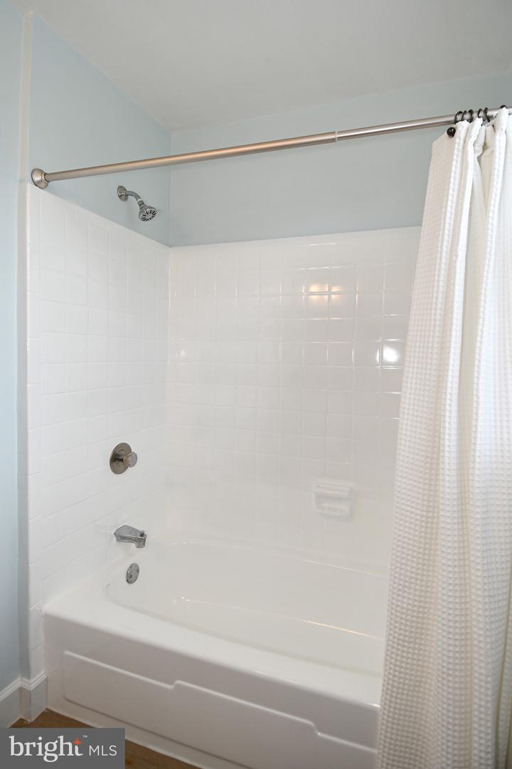 4437 S 36TH ST S #B1, ARLINGTON, Virginia 22206, 1 Bedroom Bedrooms, 4 Rooms Rooms,1 BathroomBathrooms,Residential,For sale,4437 S 36TH ST S #B1,VAAR2061750 MLS # VAAR2061750