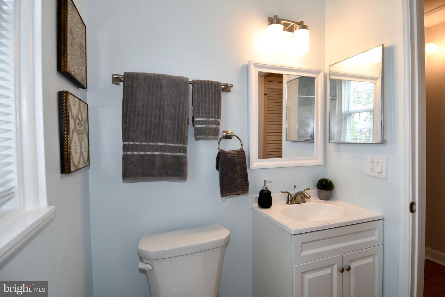 4437 S 36TH ST S #B1, ARLINGTON, Virginia 22206, 1 Bedroom Bedrooms, 4 Rooms Rooms,1 BathroomBathrooms,Residential,For sale,4437 S 36TH ST S #B1,VAAR2061750 MLS # VAAR2061750
