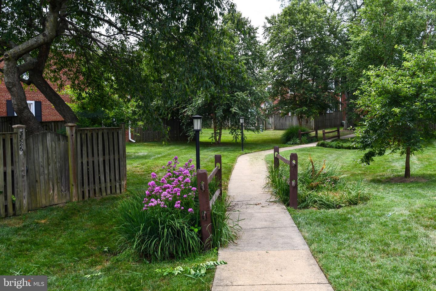 4437 S 36TH ST S #B1, ARLINGTON, Virginia 22206, 1 Bedroom Bedrooms, 4 Rooms Rooms,1 BathroomBathrooms,Residential,For sale,4437 S 36TH ST S #B1,VAAR2061750 MLS # VAAR2061750