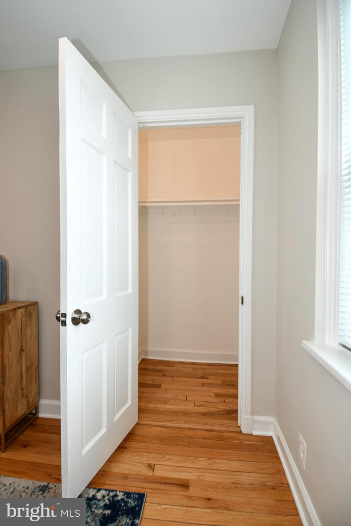 4437 S 36TH ST S #B1, ARLINGTON, Virginia 22206, 1 Bedroom Bedrooms, 4 Rooms Rooms,1 BathroomBathrooms,Residential,For sale,4437 S 36TH ST S #B1,VAAR2061750 MLS # VAAR2061750