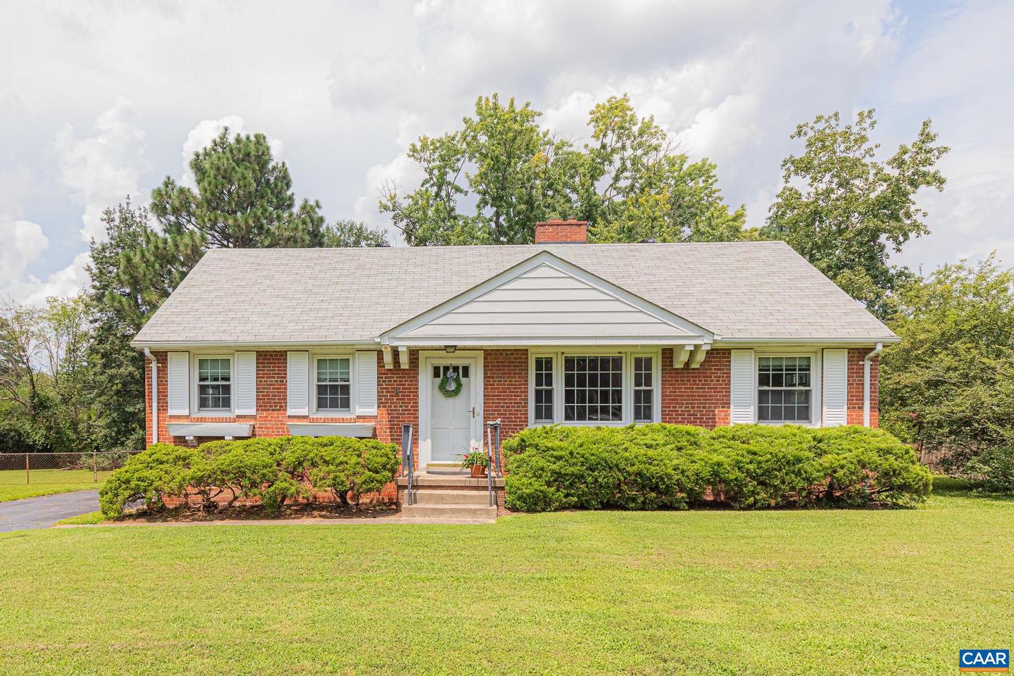 8728 HOLLY HILL RD, HENRICO, Virginia 23229, 3 Bedrooms Bedrooms, ,1 BathroomBathrooms,Residential,For sale,8728 HOLLY HILL RD,667344 MLS # 667344