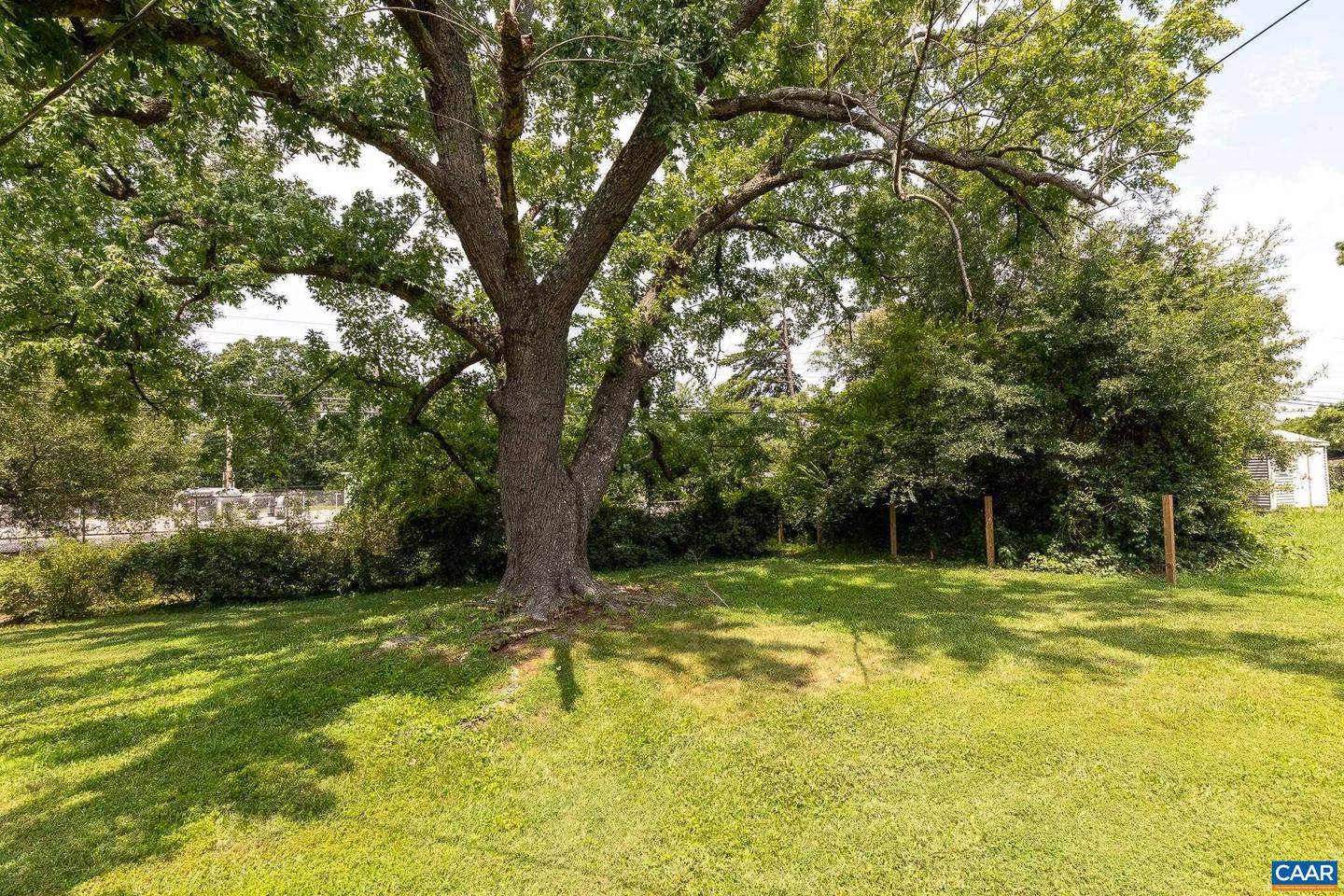 8728 HOLLY HILL RD, HENRICO, Virginia 23229, 3 Bedrooms Bedrooms, ,1 BathroomBathrooms,Residential,For sale,8728 HOLLY HILL RD,667344 MLS # 667344