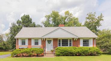 8728 HOLLY HILL RD, HENRICO, Virginia 23229, 3 Bedrooms Bedrooms, ,1 BathroomBathrooms,Residential,For sale,8728 HOLLY HILL RD,667344 MLS # 667344