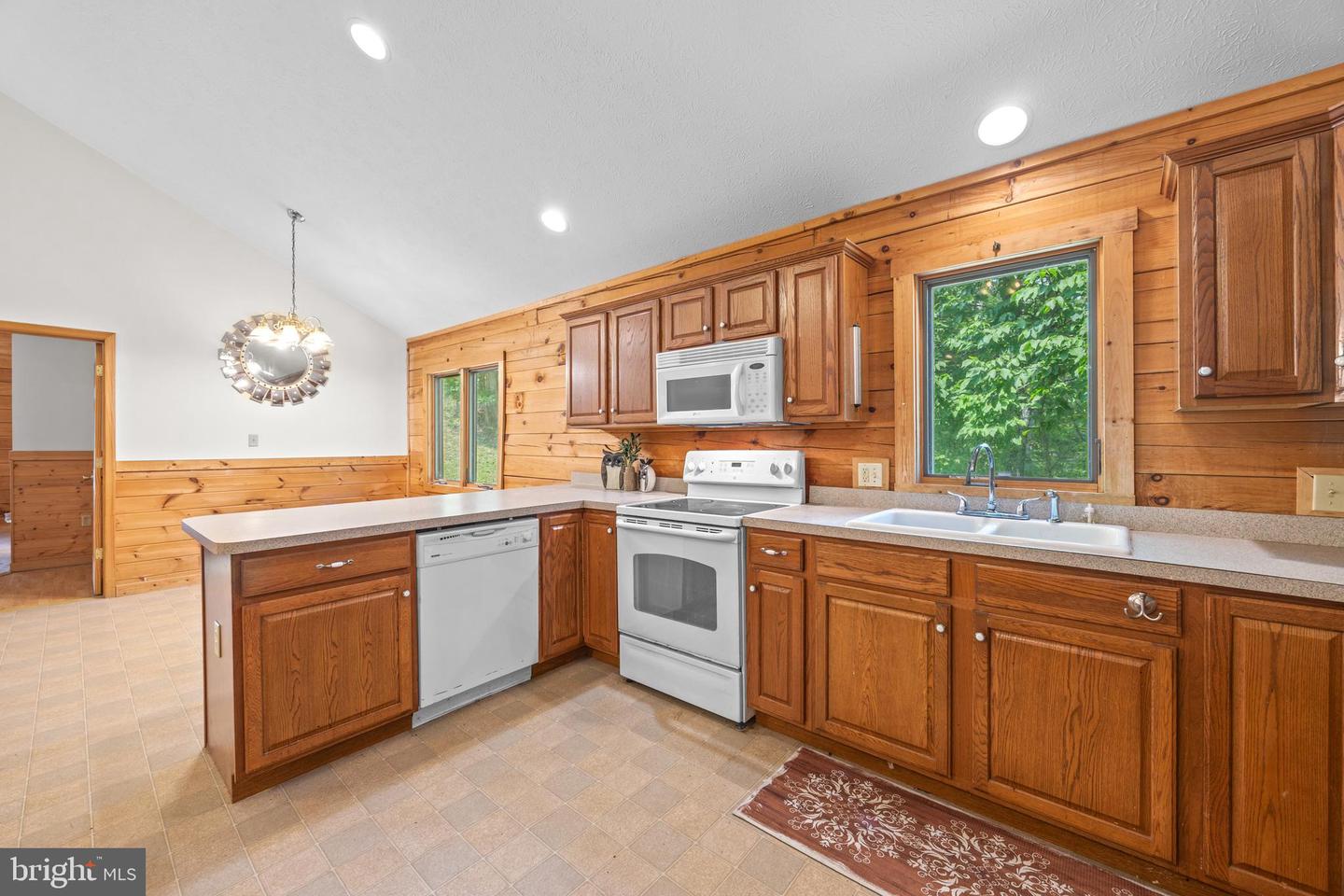 354 MULBERRY LN, MOUNT JACKSON, Virginia 22842, 4 Bedrooms Bedrooms, ,2 BathroomsBathrooms,Residential,For sale,354 MULBERRY LN,VASH2012142 MLS # VASH2012142