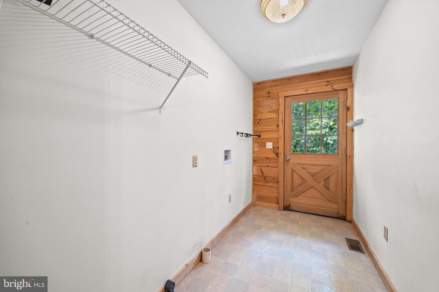 354 MULBERRY LN, MOUNT JACKSON, Virginia 22842, 4 Bedrooms Bedrooms, ,2 BathroomsBathrooms,Residential,For sale,354 MULBERRY LN,VASH2012142 MLS # VASH2012142