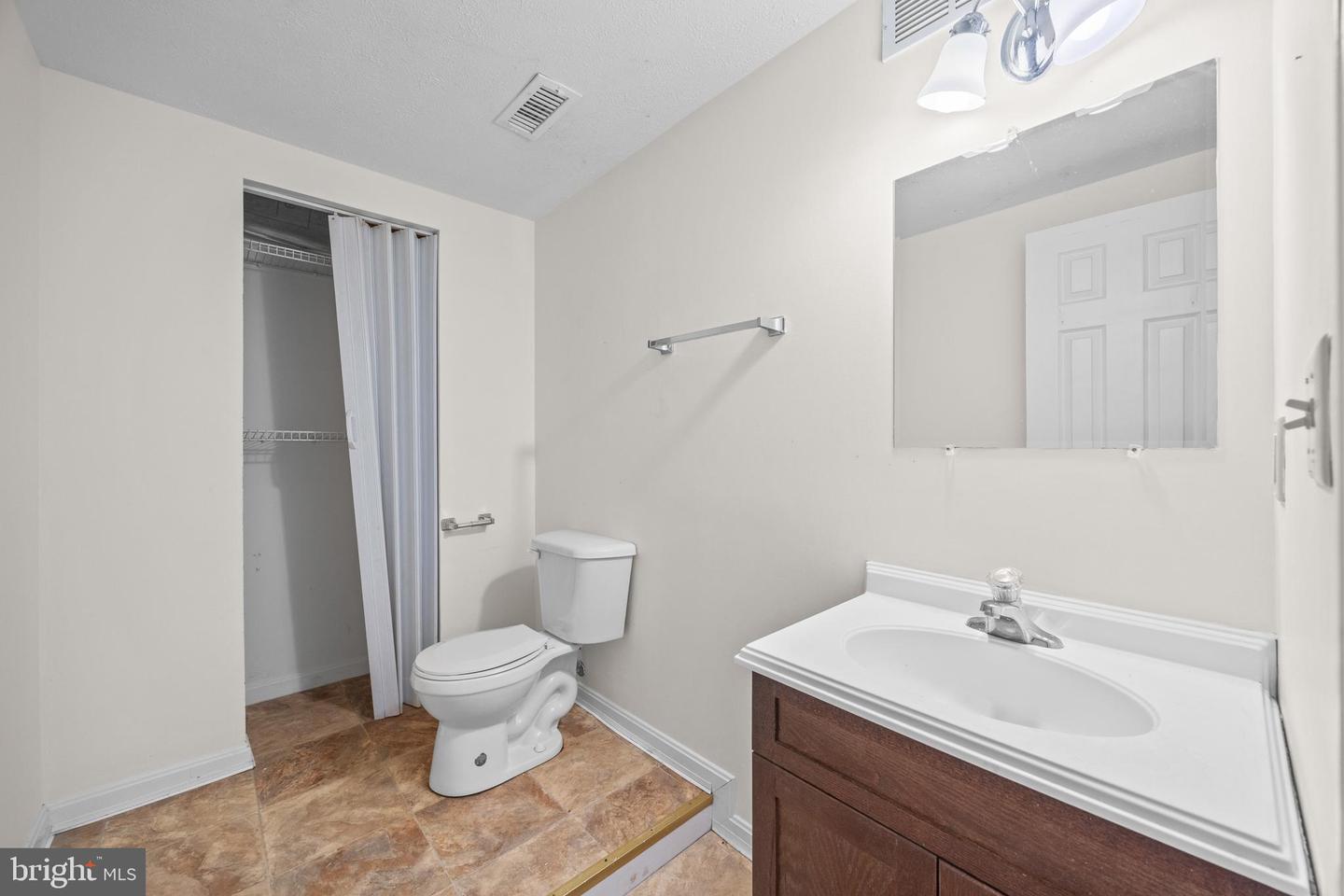 354 MULBERRY LN, MOUNT JACKSON, Virginia 22842, 4 Bedrooms Bedrooms, ,2 BathroomsBathrooms,Residential,For sale,354 MULBERRY LN,VASH2012142 MLS # VASH2012142