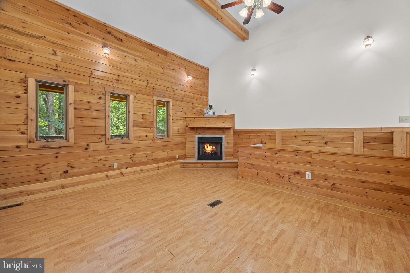 354 MULBERRY LN, MOUNT JACKSON, Virginia 22842, 4 Bedrooms Bedrooms, ,2 BathroomsBathrooms,Residential,For sale,354 MULBERRY LN,VASH2012142 MLS # VASH2012142