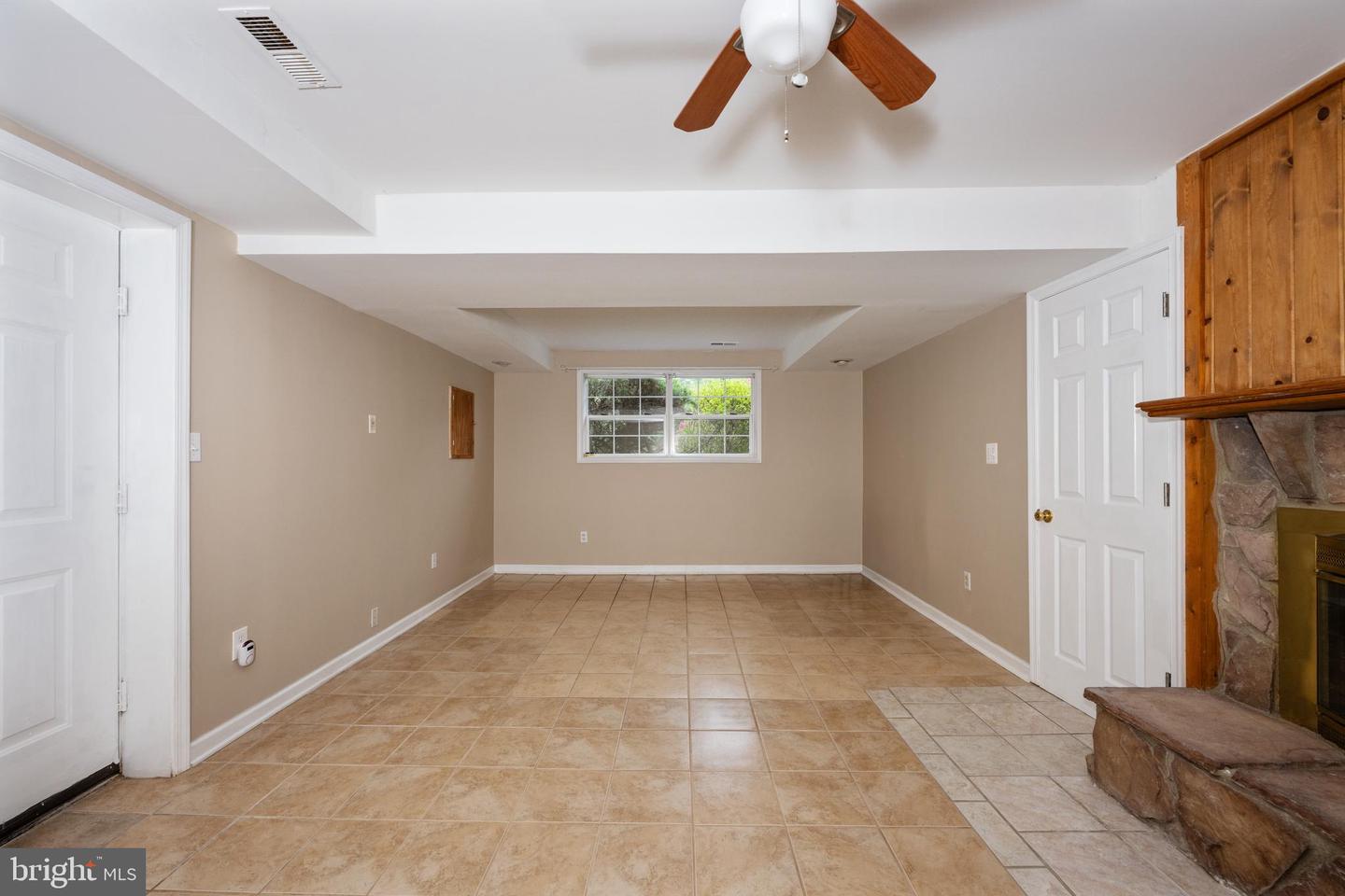 112 SPRINGWOOD DR, FREDERICKSBURG, Virginia 22401, 3 Bedrooms Bedrooms, 7 Rooms Rooms,2 BathroomsBathrooms,Residential,For sale,112 SPRINGWOOD DR,VAFB2008712 MLS # VAFB2008712