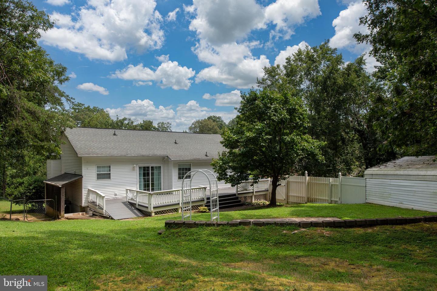 112 SPRINGWOOD DR, FREDERICKSBURG, Virginia 22401, 3 Bedrooms Bedrooms, 7 Rooms Rooms,2 BathroomsBathrooms,Residential,For sale,112 SPRINGWOOD DR,VAFB2008712 MLS # VAFB2008712