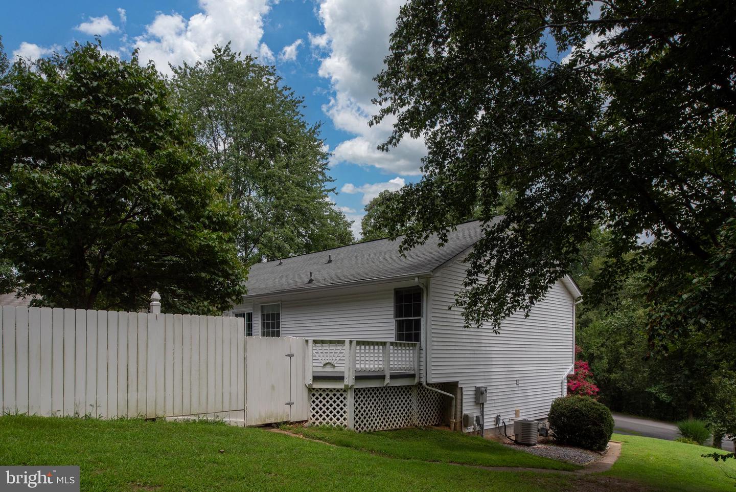 112 SPRINGWOOD DR, FREDERICKSBURG, Virginia 22401, 3 Bedrooms Bedrooms, 7 Rooms Rooms,2 BathroomsBathrooms,Residential,For sale,112 SPRINGWOOD DR,VAFB2008712 MLS # VAFB2008712