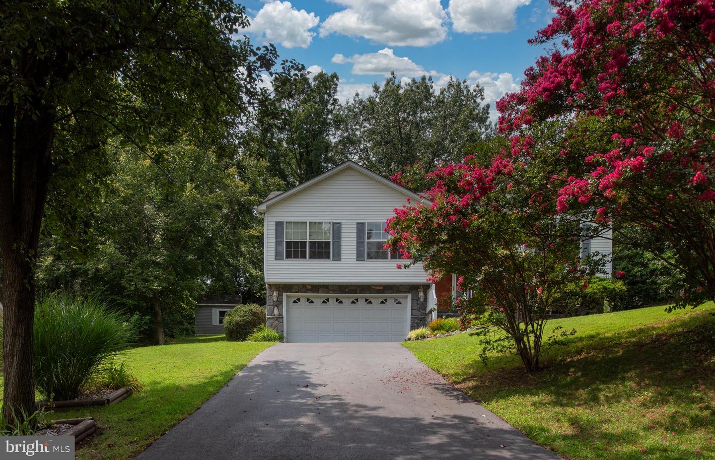 112 SPRINGWOOD DR, FREDERICKSBURG, Virginia 22401, 3 Bedrooms Bedrooms, 7 Rooms Rooms,2 BathroomsBathrooms,Residential,For sale,112 SPRINGWOOD DR,VAFB2008712 MLS # VAFB2008712