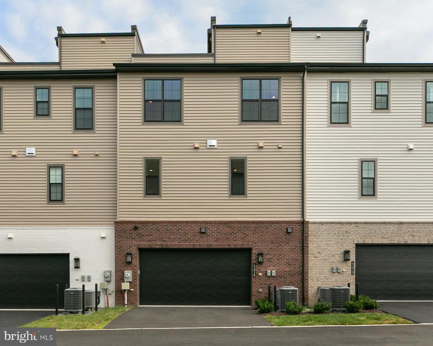 43928 NORMAN NEWS TER, ASHBURN, Virginia 20147, 4 Bedrooms Bedrooms, ,3 BathroomsBathrooms,Residential,For sale,43928 NORMAN NEWS TER,VALO2103738 MLS # VALO2103738