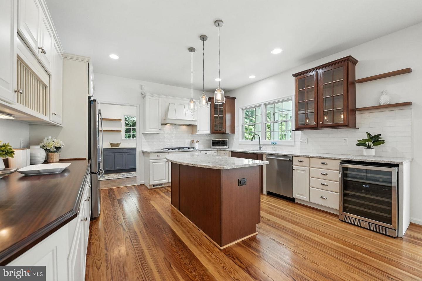 11505 VALOR BRIDGE CT, SPOTSYLVANIA, Virginia 22551, 5 Bedrooms Bedrooms, ,4 BathroomsBathrooms,Residential,For sale,11505 VALOR BRIDGE CT,VASP2035172 MLS # VASP2035172