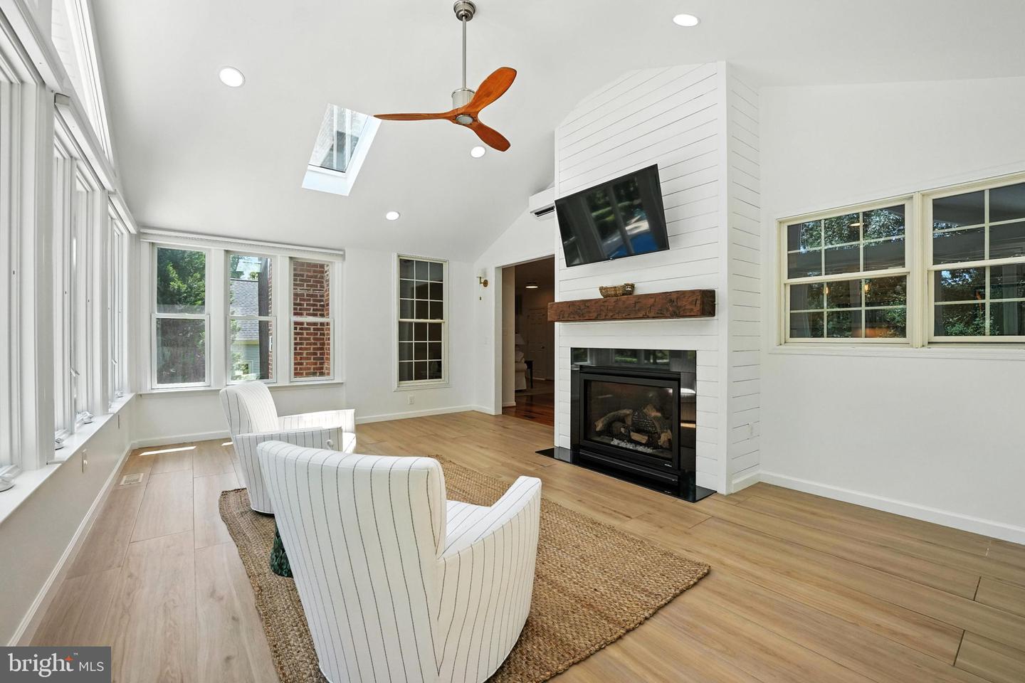11505 VALOR BRIDGE CT, SPOTSYLVANIA, Virginia 22551, 5 Bedrooms Bedrooms, ,4 BathroomsBathrooms,Residential,For sale,11505 VALOR BRIDGE CT,VASP2035172 MLS # VASP2035172