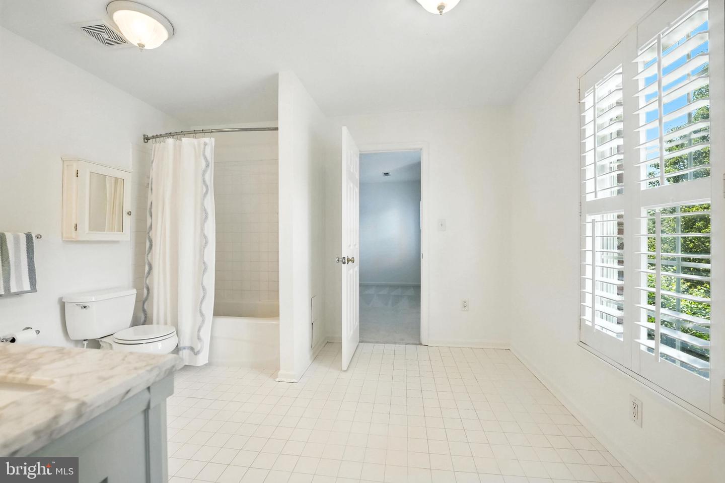 11505 VALOR BRIDGE CT, SPOTSYLVANIA, Virginia 22551, 5 Bedrooms Bedrooms, ,4 BathroomsBathrooms,Residential,For sale,11505 VALOR BRIDGE CT,VASP2035172 MLS # VASP2035172