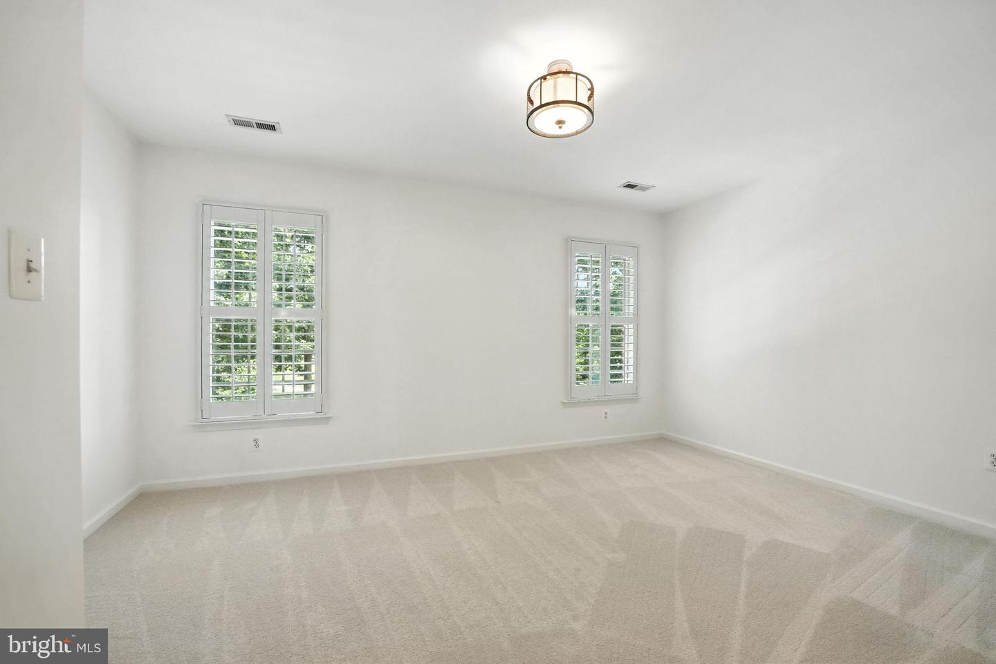 11505 VALOR BRIDGE CT, SPOTSYLVANIA, Virginia 22551, 5 Bedrooms Bedrooms, ,4 BathroomsBathrooms,Residential,For sale,11505 VALOR BRIDGE CT,VASP2035172 MLS # VASP2035172