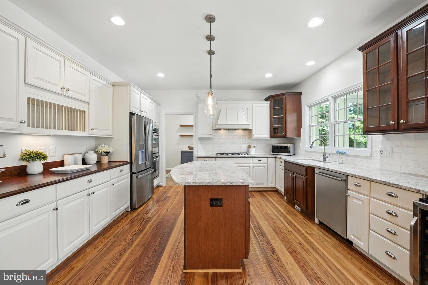 11505 VALOR BRIDGE CT, SPOTSYLVANIA, Virginia 22551, 5 Bedrooms Bedrooms, ,4 BathroomsBathrooms,Residential,For sale,11505 VALOR BRIDGE CT,VASP2035172 MLS # VASP2035172