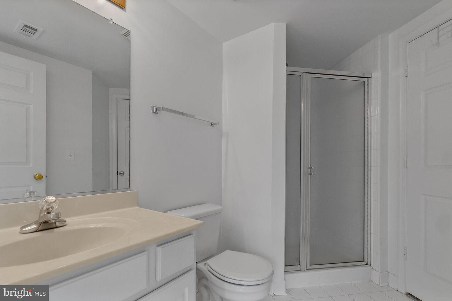3830 9TH ST N #409E, ARLINGTON, Virginia 22203, 2 Bedrooms Bedrooms, ,2 BathroomsBathrooms,Residential,For sale,3830 9TH ST N #409E,VAAR2061708 MLS # VAAR2061708