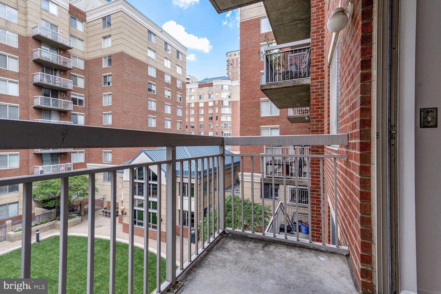 3830 9TH ST N #409E, ARLINGTON, Virginia 22203, 2 Bedrooms Bedrooms, ,2 BathroomsBathrooms,Residential,For sale,3830 9TH ST N #409E,VAAR2061708 MLS # VAAR2061708