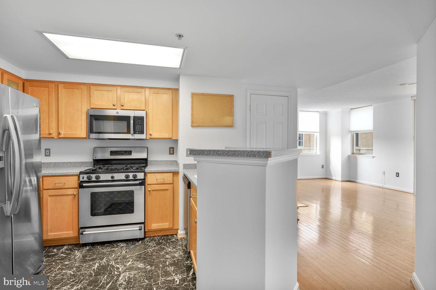 3830 9TH ST N #409E, ARLINGTON, Virginia 22203, 2 Bedrooms Bedrooms, ,2 BathroomsBathrooms,Residential,For sale,3830 9TH ST N #409E,VAAR2061708 MLS # VAAR2061708