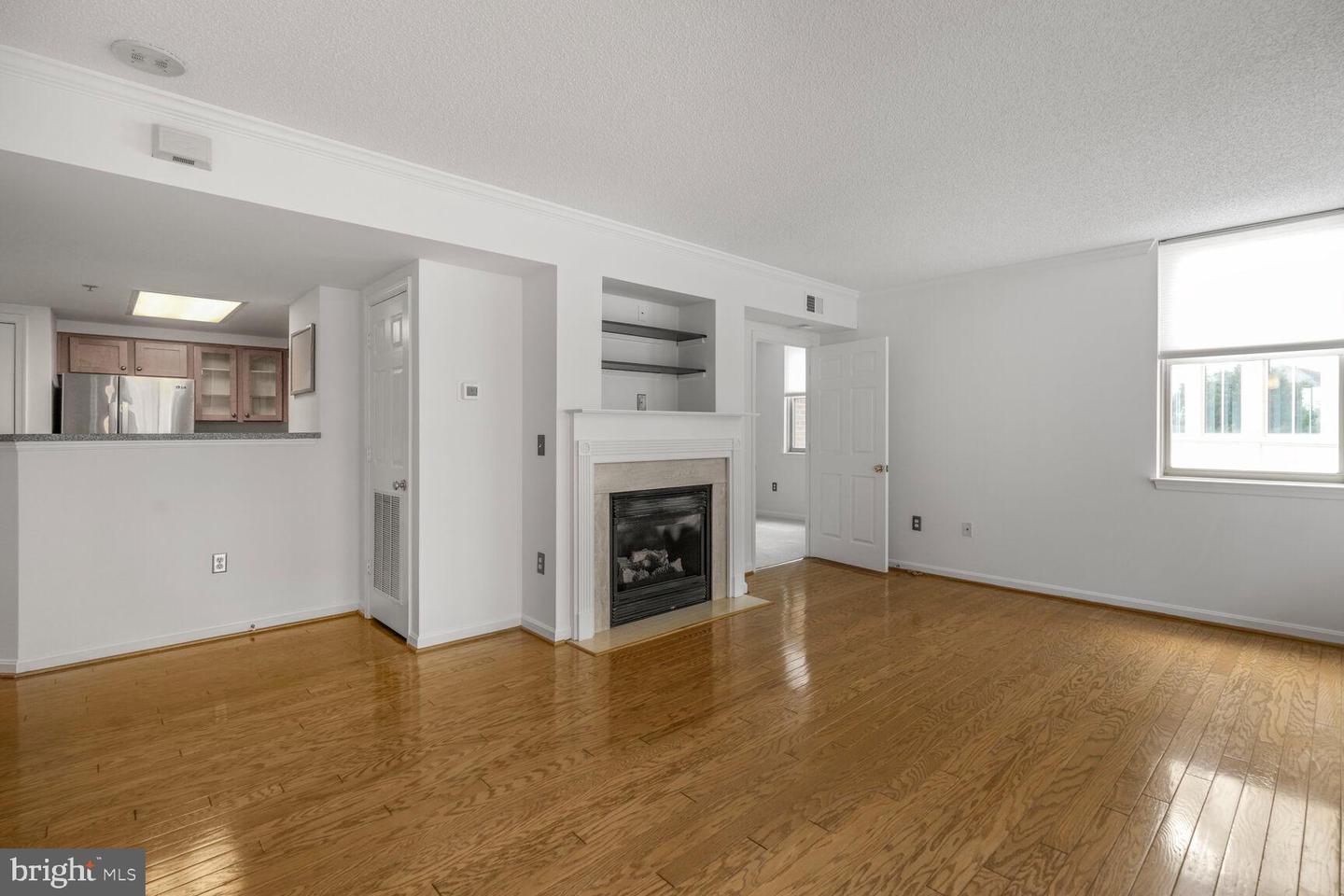 3830 9TH ST N #409E, ARLINGTON, Virginia 22203, 2 Bedrooms Bedrooms, ,2 BathroomsBathrooms,Residential,For sale,3830 9TH ST N #409E,VAAR2061708 MLS # VAAR2061708