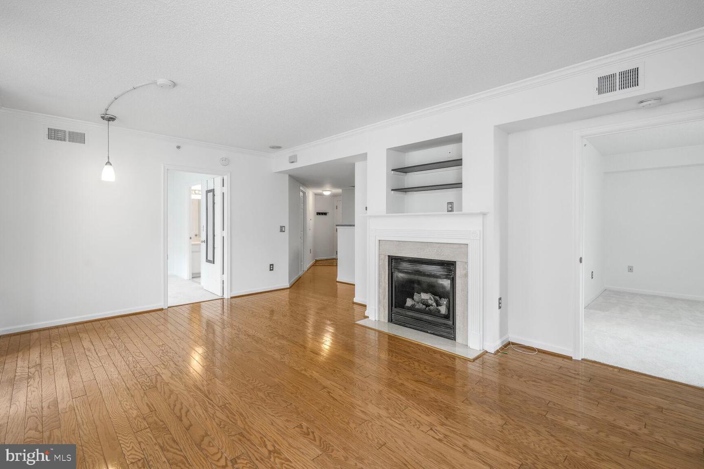 3830 9TH ST N #409E, ARLINGTON, Virginia 22203, 2 Bedrooms Bedrooms, ,2 BathroomsBathrooms,Residential,For sale,3830 9TH ST N #409E,VAAR2061708 MLS # VAAR2061708