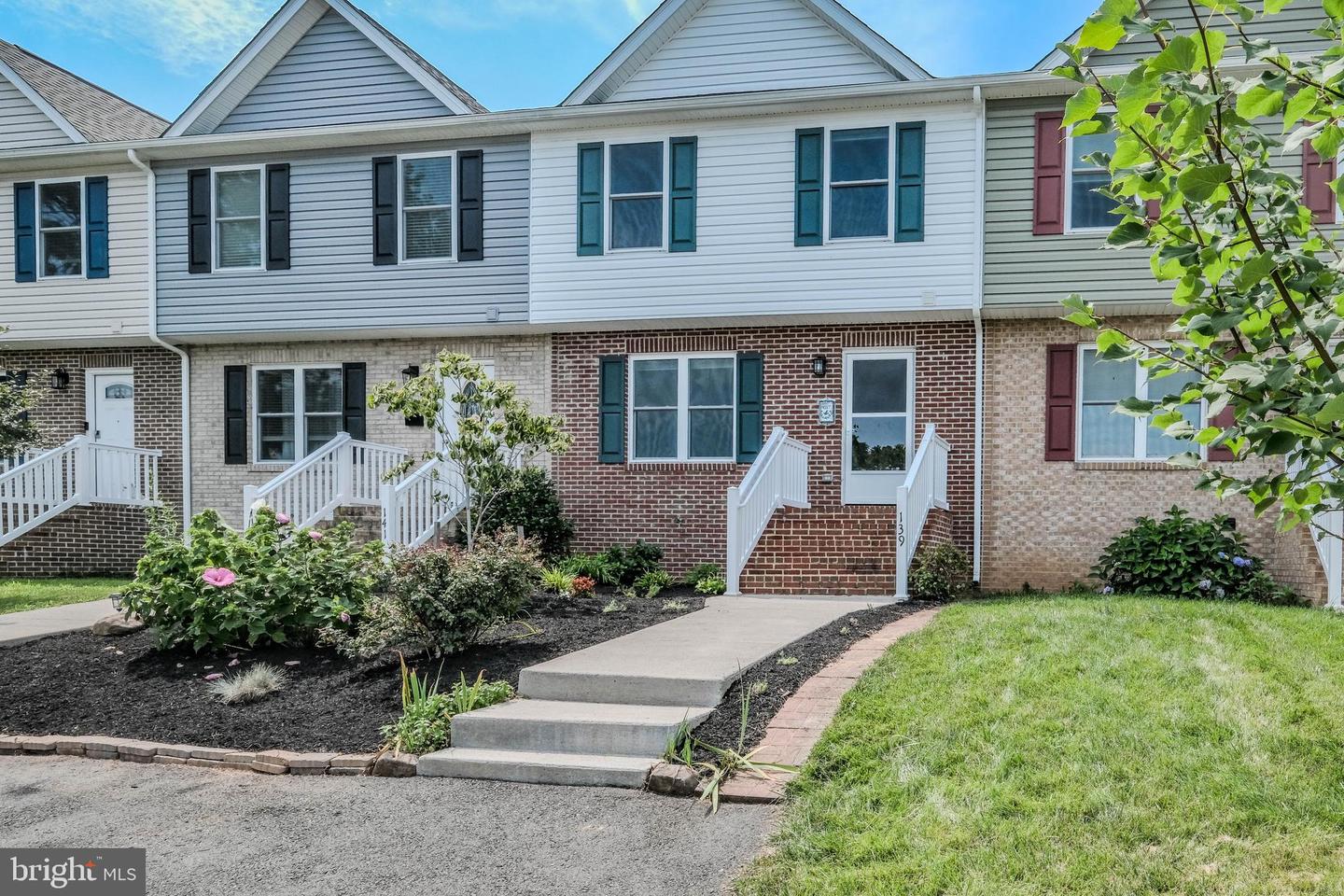 139 STEELE AVE, FRONT ROYAL, Virginia 22630, 3 Bedrooms Bedrooms, ,2 BathroomsBathrooms,Residential,For sale,139 STEELE AVE,VAWR2011868 MLS # VAWR2011868