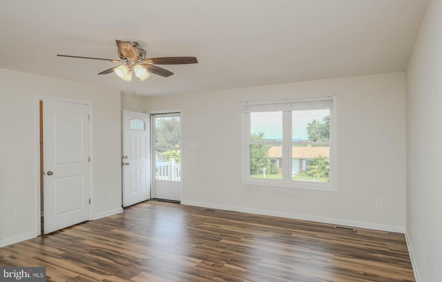 139 STEELE AVE, FRONT ROYAL, Virginia 22630, 3 Bedrooms Bedrooms, ,2 BathroomsBathrooms,Residential,For sale,139 STEELE AVE,VAWR2011868 MLS # VAWR2011868