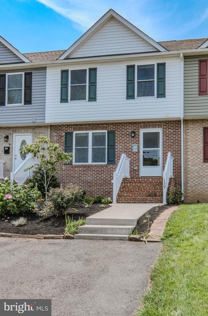 139 STEELE AVE, FRONT ROYAL, Virginia 22630, 3 Bedrooms Bedrooms, ,2 BathroomsBathrooms,Residential,For sale,139 STEELE AVE,VAWR2011868 MLS # VAWR2011868