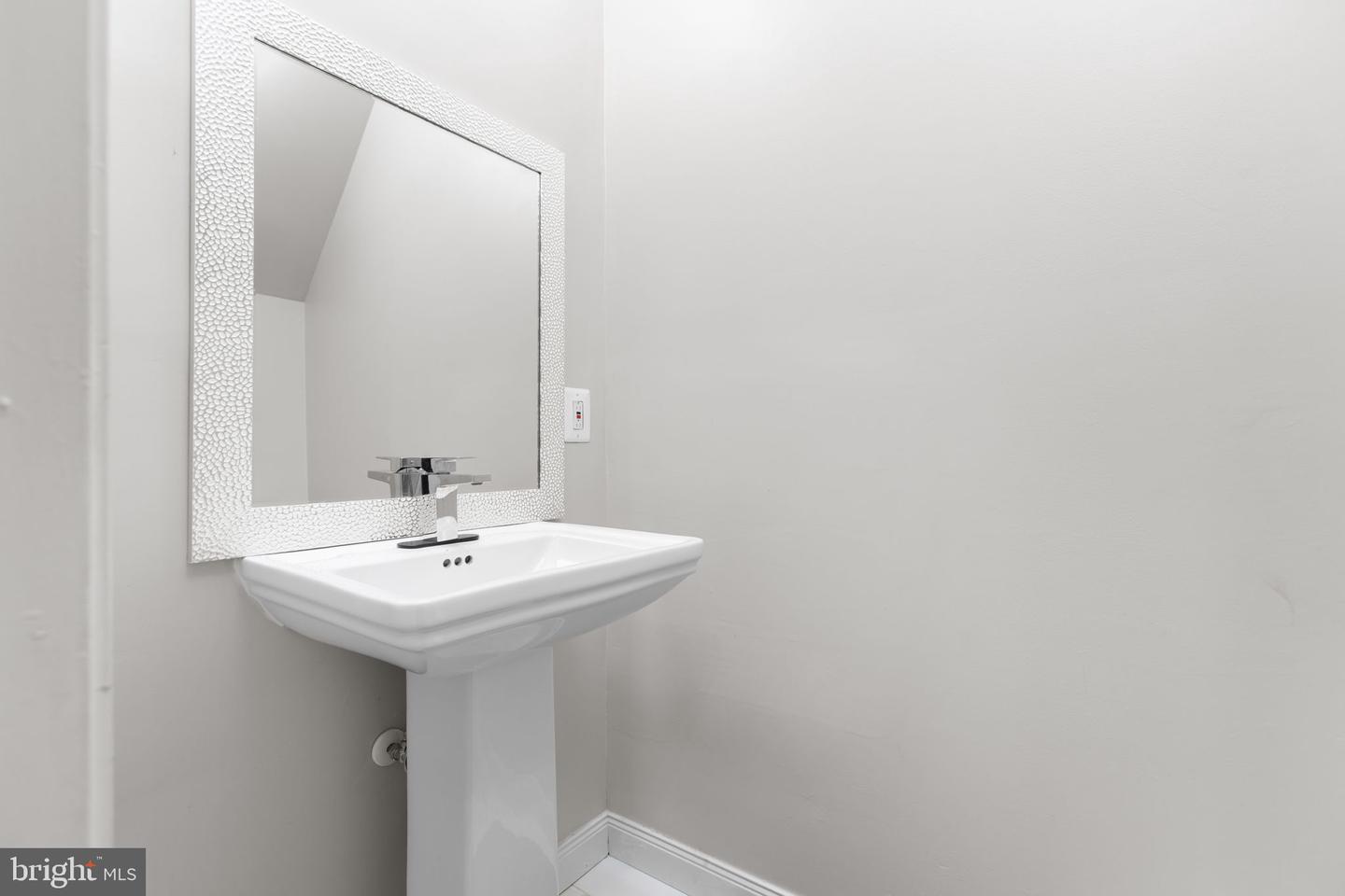 16828 MIRANDA LN, WOODBRIDGE, Virginia 22191, 3 Bedrooms Bedrooms, ,2 BathroomsBathrooms,Residential,For sale,16828 MIRANDA LN,VAPW2100560 MLS # VAPW2100560