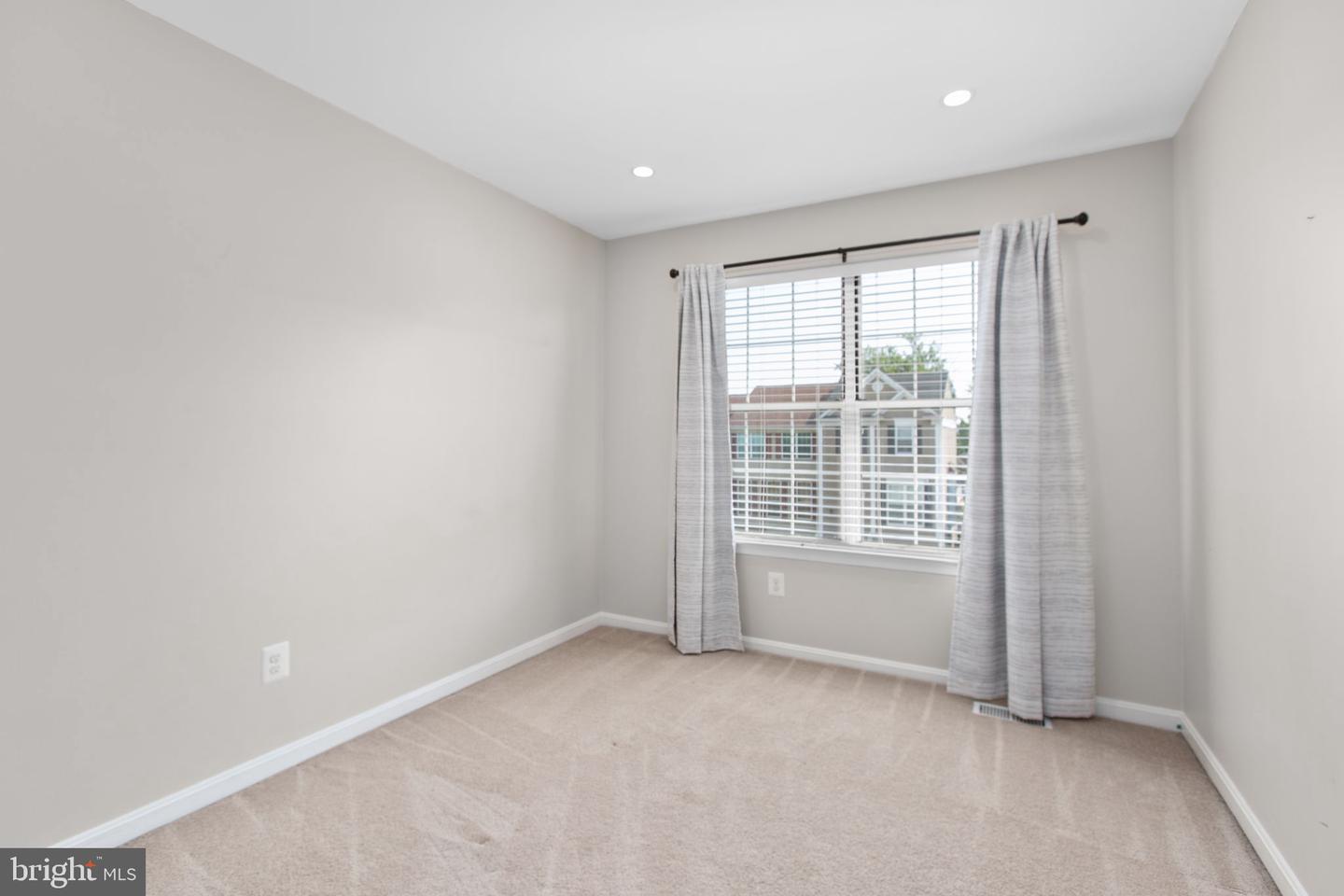 16828 MIRANDA LN, WOODBRIDGE, Virginia 22191, 3 Bedrooms Bedrooms, ,2 BathroomsBathrooms,Residential,For sale,16828 MIRANDA LN,VAPW2100560 MLS # VAPW2100560